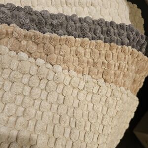 Set Of 4 Neutral Color 20 X 20 Pillow Covers.